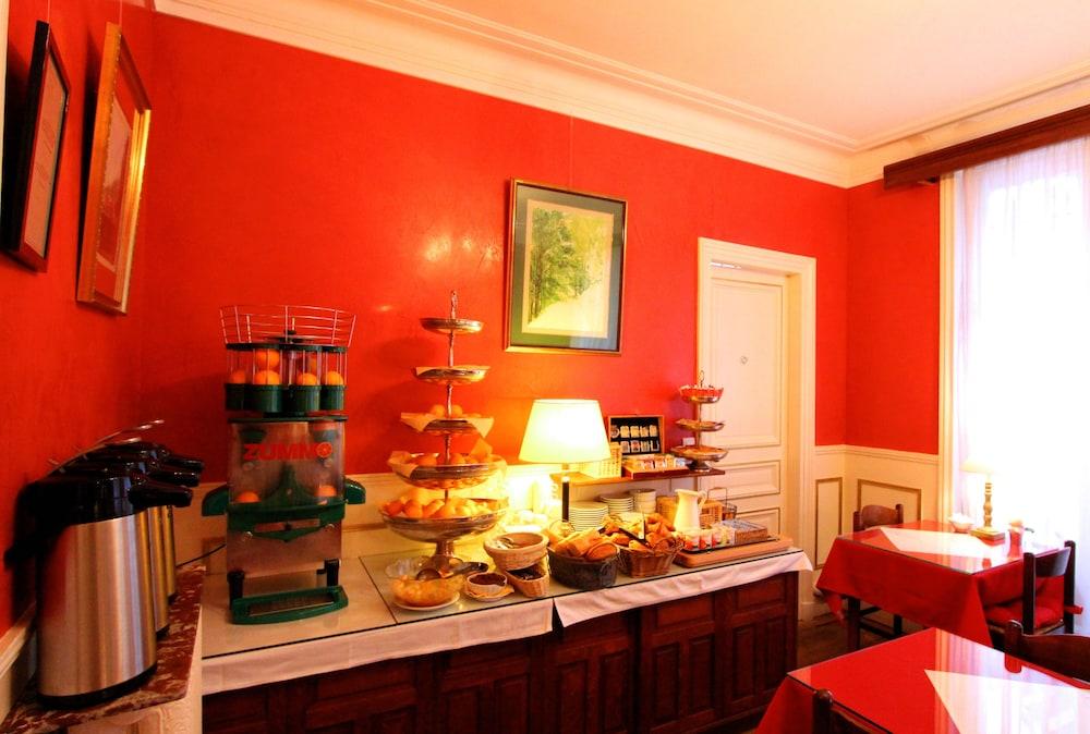 Chopin Hotel 2*