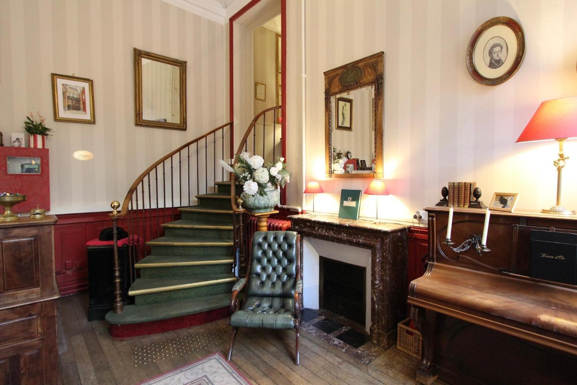 Hotel Chopin 2*