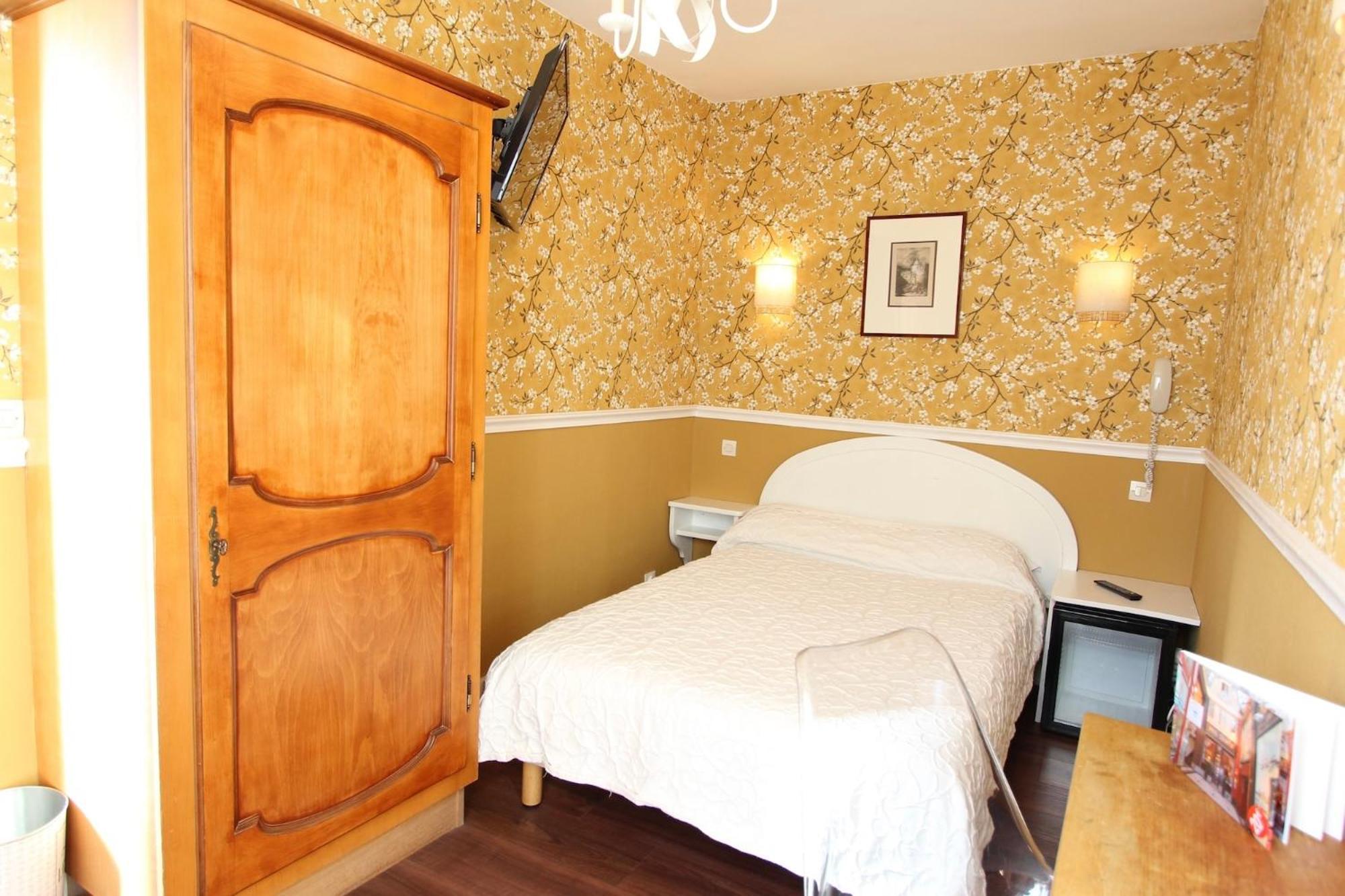 Chopin Hotel 2*